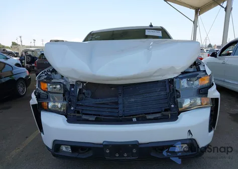 2021 Chevrolet Silverado 1500 2Wd Short Bed Custom z USA, uszkodzony, nr VIN 1GCPWBEK9MZ218801